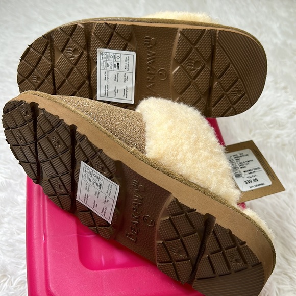 NWT Bear Paw Shoes - Picture 4 of 5